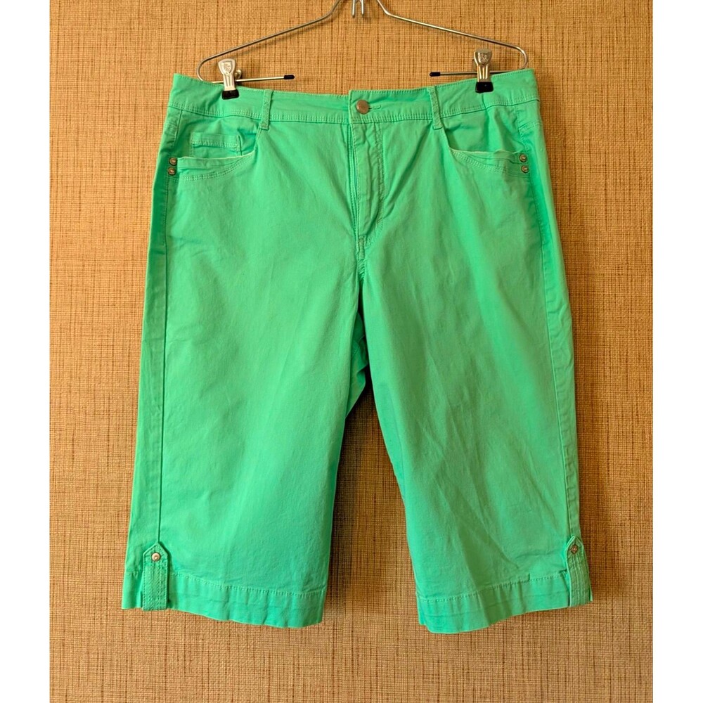 Bandolino Brady Women's Bermuda Shorts Green 14 Mid Rise Pockets 12" Inseam